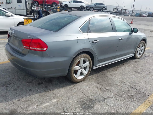 2015 VOLKSWAGEN PASSAT 1VWAT7A3XFC105274 Photo 3