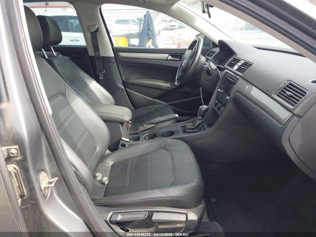 2015 VOLKSWAGEN PASSAT 1VWAT7A3XFC105274 Photo 4