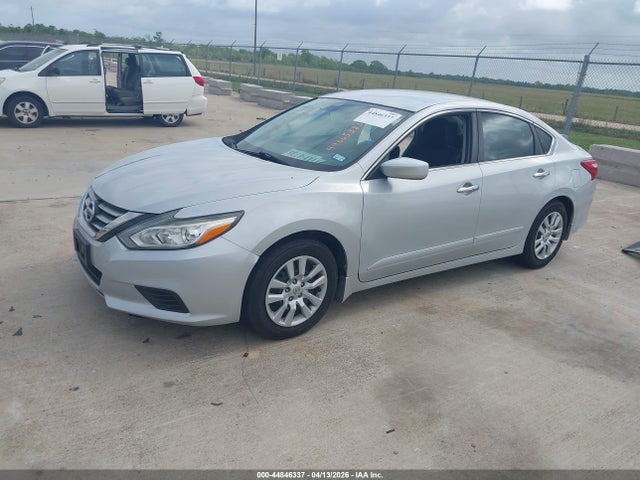 1N4AL3AP2HN361713 Nissan Altima 2.5 S