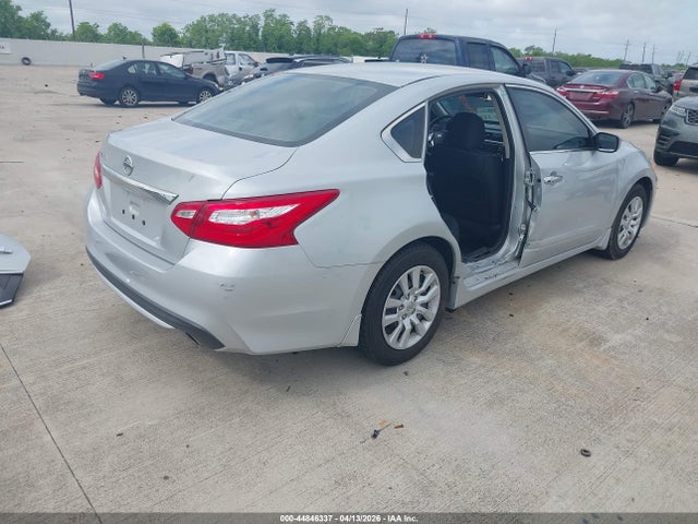 1N4AL3AP2HN361713 Nissan Altima 2.5 S