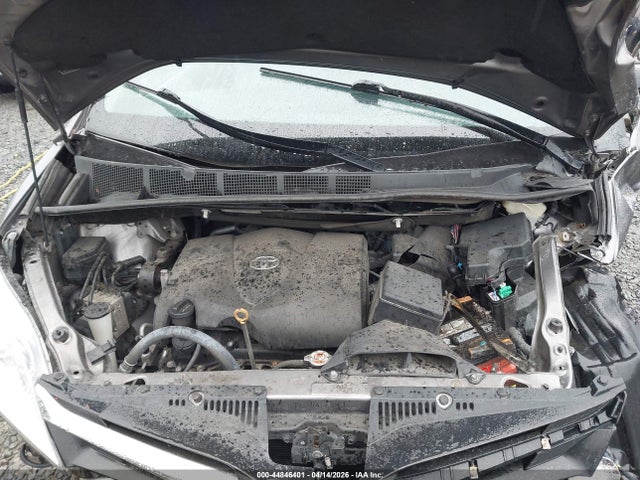 44846401 :رقم المزاد ، 5TDKZ3DC3JS927612 vin ، 2018 Toyota Sienna Le 8 Passenger مزاد بيع