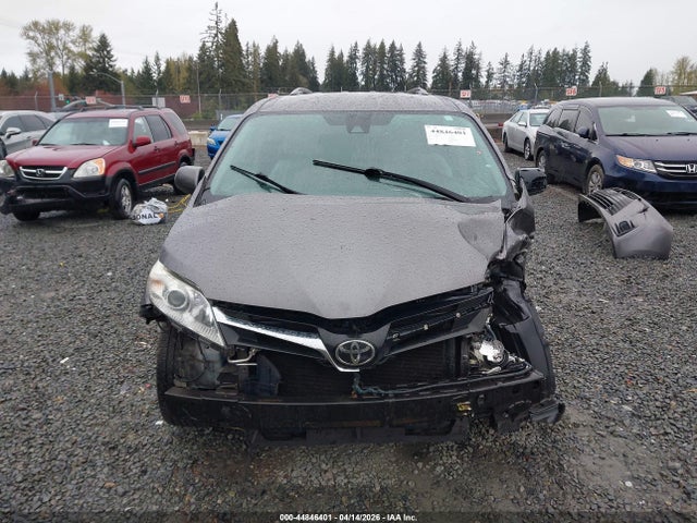 44846401 :رقم المزاد ، 5TDKZ3DC3JS927612 vin ، 2018 Toyota Sienna Le 8 Passenger مزاد بيع
