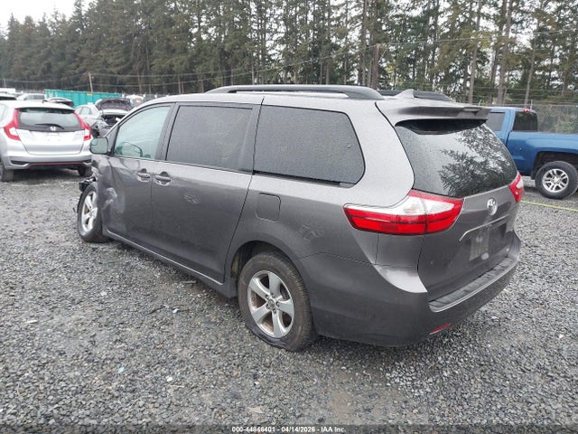 44846401 :رقم المزاد ، 5TDKZ3DC3JS927612 vin ، 2018 Toyota Sienna Le 8 Passenger مزاد بيع