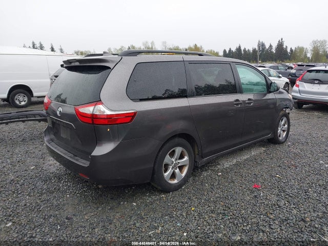 44846401 :رقم المزاد ، 5TDKZ3DC3JS927612 vin ، 2018 Toyota Sienna Le 8 Passenger مزاد بيع