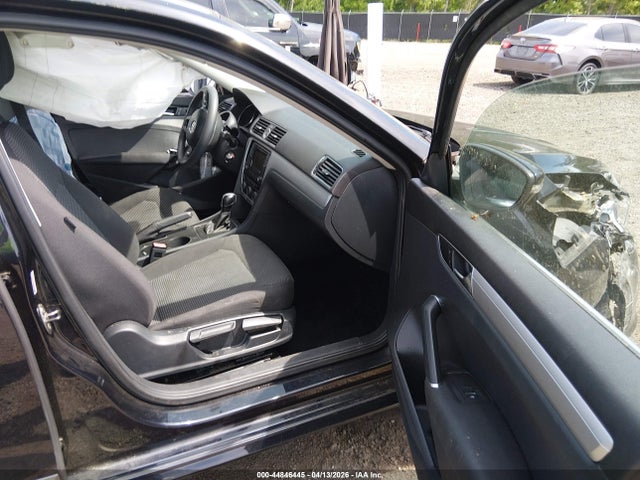 Продажа на аукционе авто 2017 Volkswagen Passat 1.8t S, vin: 1VWAT7A37HC024445, номер лота: 44846445