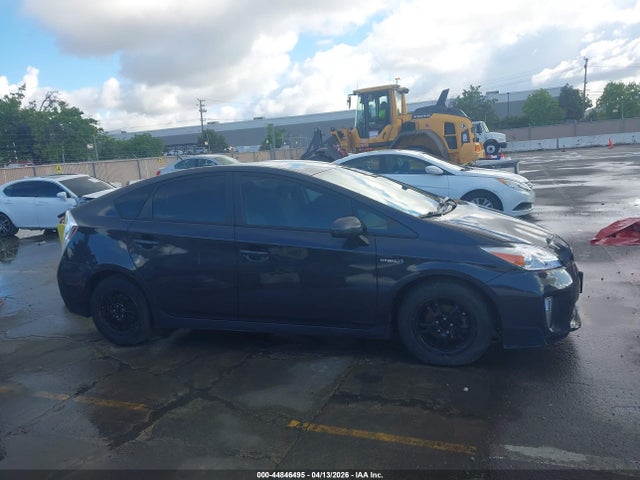 Toyota Prius Three 2015 JTDKN3DU7F0435566 Image 13