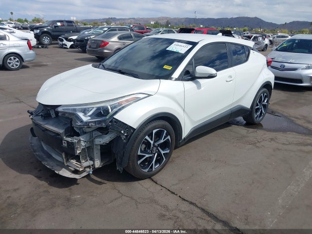 NMTKHMBXXJR033944 Toyota C-hr Xle Premium