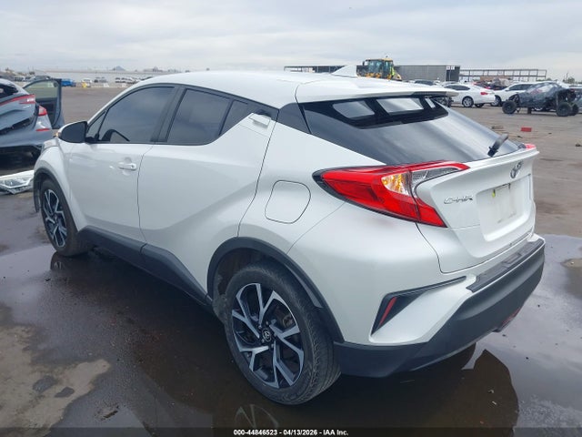 NMTKHMBXXJR033944 Toyota C-hr Xle Premium