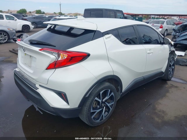 NMTKHMBXXJR033944 Toyota C-hr Xle Premium