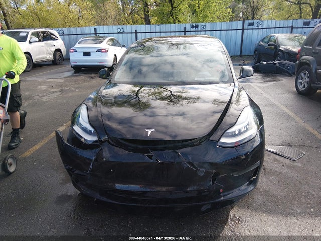 44846571 :رقم المزاد ، 5YJ3E1EB9JF148228 vin ، 2018 Tesla Model 3 Long Range/performance مزاد بيع