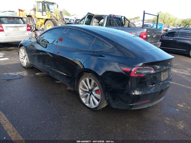 44846571 :رقم المزاد ، 5YJ3E1EB9JF148228 vin ، 2018 Tesla Model 3 Long Range/performance مزاد بيع