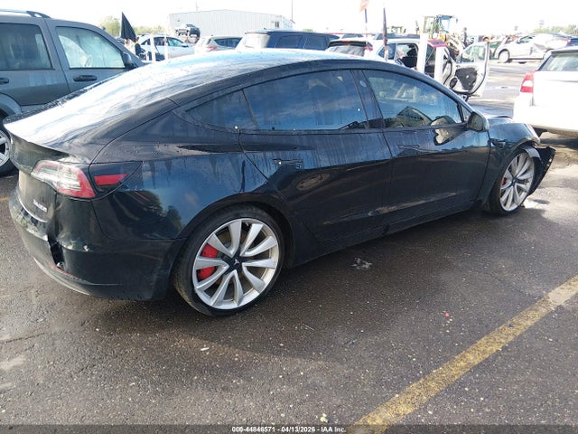 44846571 :رقم المزاد ، 5YJ3E1EB9JF148228 vin ، 2018 Tesla Model 3 Long Range/performance مزاد بيع