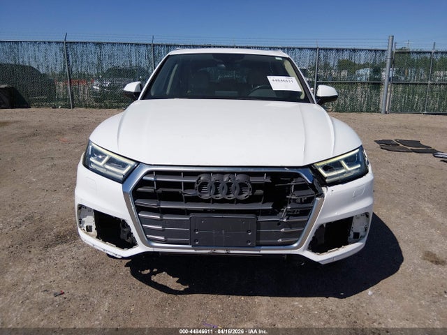 WA1BNAFY8J2010806 Audi Q5 2.0t Premium/2.0t Tech Premium