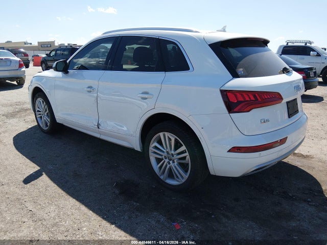 WA1BNAFY8J2010806 Audi Q5 2.0t Premium/2.0t Tech Premium