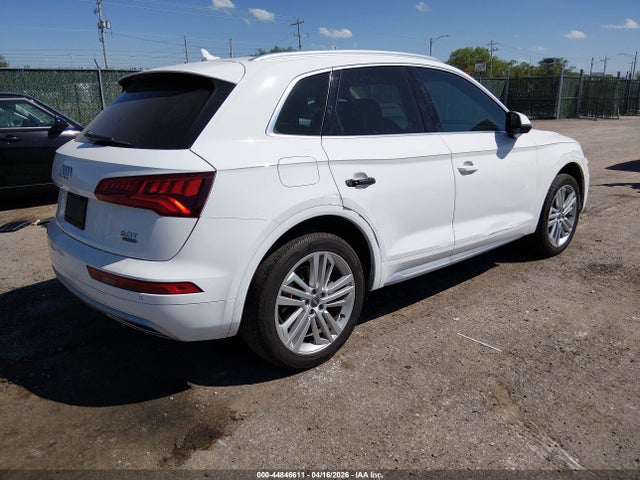 WA1BNAFY8J2010806 Audi Q5 2.0t Premium/2.0t Tech Premium