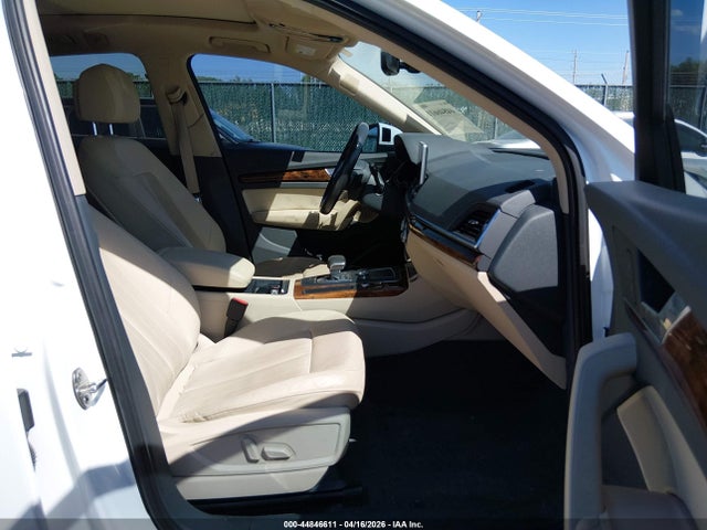 WA1BNAFY8J2010806 Audi Q5 2.0t Premium/2.0t Tech Premium