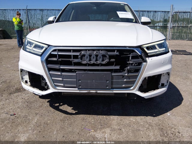WA1BNAFY8J2010806 Audi Q5 2.0t Premium/2.0t Tech Premium