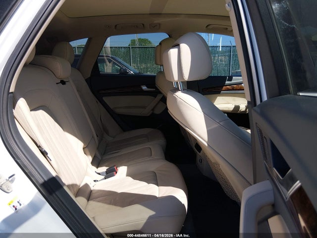 WA1BNAFY8J2010806 Audi Q5 2.0t Premium/2.0t Tech Premium