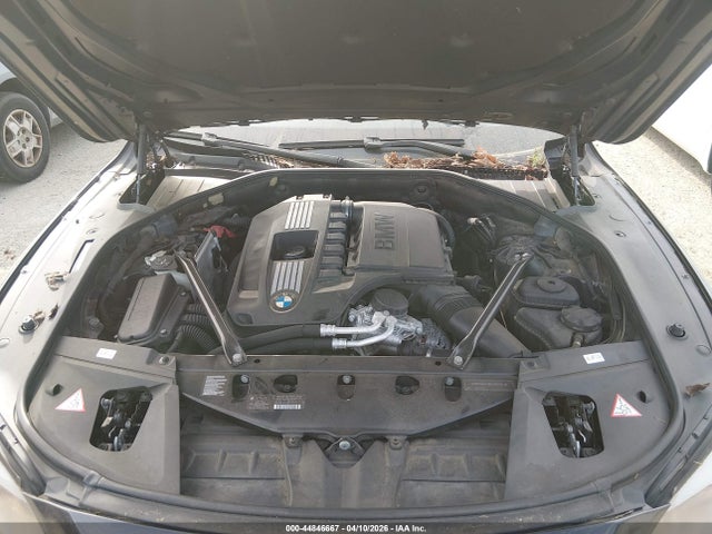 2011 BMW 740I WBAKA4C55BC613122 Photo 9