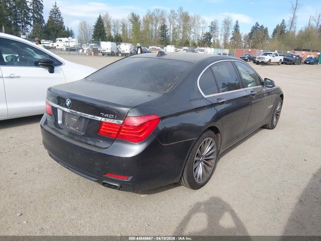 2011 BMW 740I WBAKA4C55BC613122 Photo 3