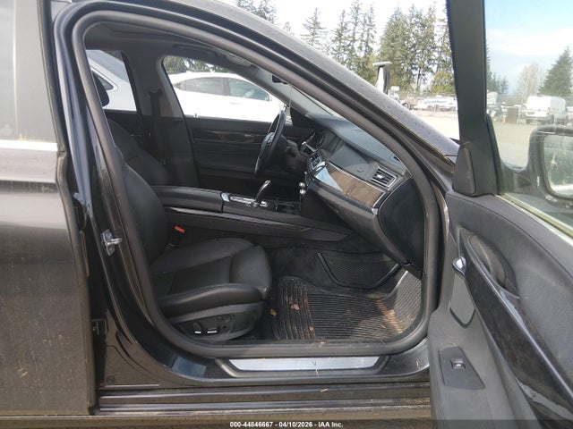 2011 BMW 740I WBAKA4C55BC613122 Photo 4