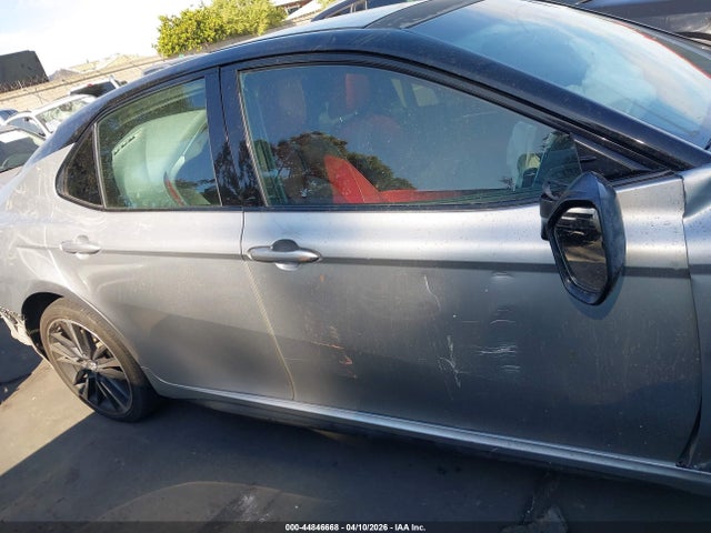4T1BZ1HK1JU011069 Toyota Camry Xse V6
