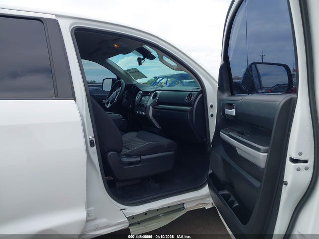 5TFEY5F10KX253308 Toyota Tundra Sr5 5.7l V8