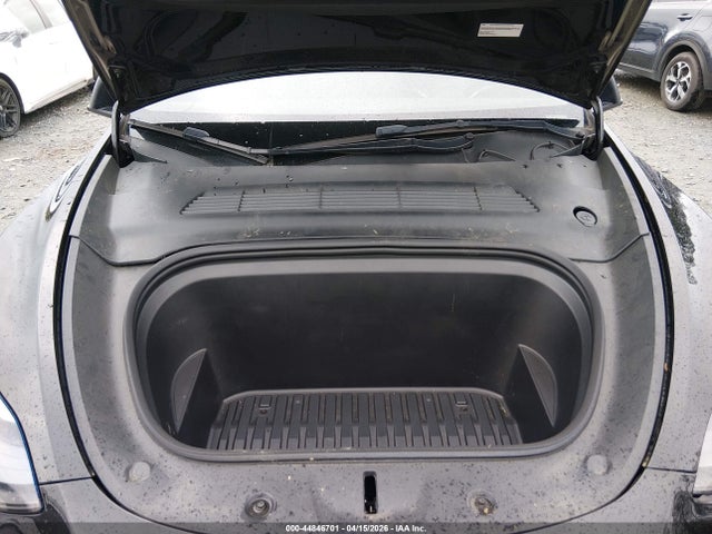 Auction sale of the 2022 Tesla Model Y Long Range Dual Motor All-wheel Drive, vin: 7SAYGAEE1NF535083, lot number: 44846701