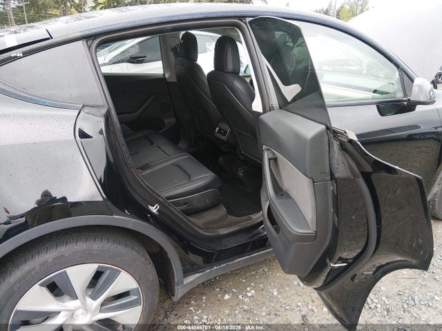Auction sale of the 2022 Tesla Model Y Long Range Dual Motor All-wheel Drive, vin: 7SAYGAEE1NF535083, lot number: 44846701