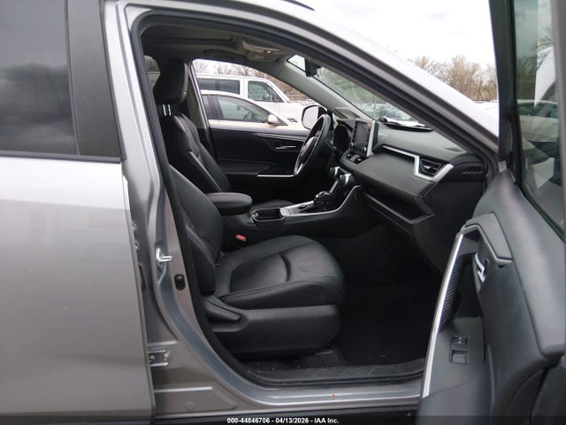 44846706 :رقم المزاد ، 4T3B6RFV0MU051725 vin ، 2021 Toyota Rav4 Hybrid Xle Premium مزاد بيع