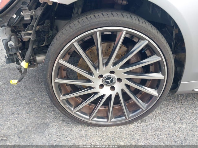 WDDUG8DBXJA419000 Mercedes-Benz S 560