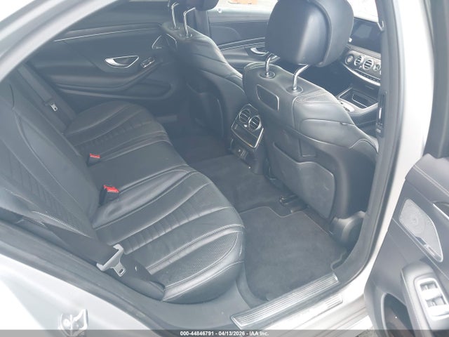 WDDUG8DBXJA419000 Mercedes-Benz S 560