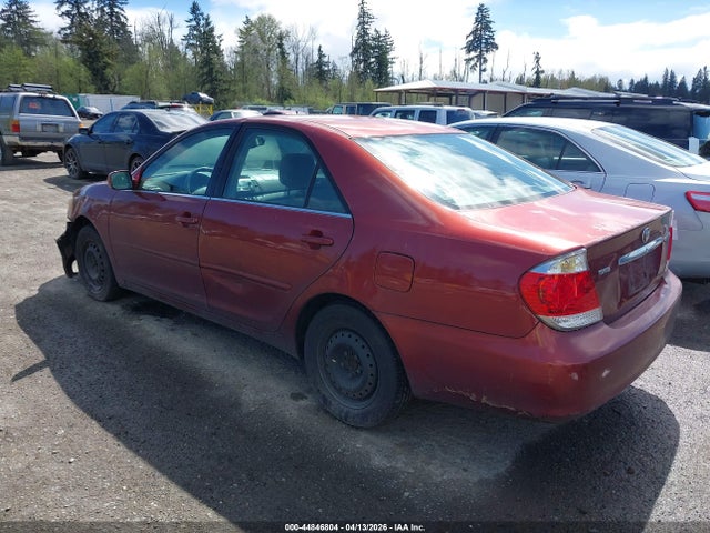 2005 TOYOTA CAMRY 4T1BE32K65U074111 Photo 2