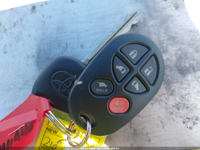 Продажа на аукционе авто 2006 Toyota Sienna Xle, vin: 5TDZA22C16S409914, номер лота: 44846948
