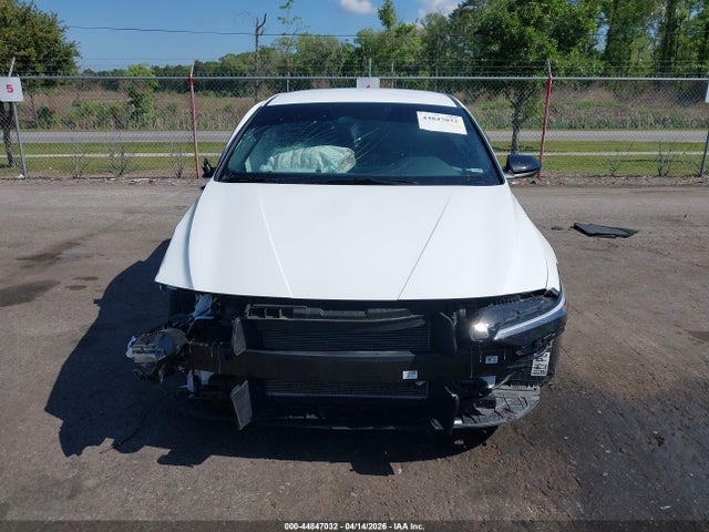 2025 Hyundai Elantra Sel Sport მანქანა იყიდება აუქციონზე, vin: KMHLM4DG9SU930826, აუქციონის ნომერი: 44847032