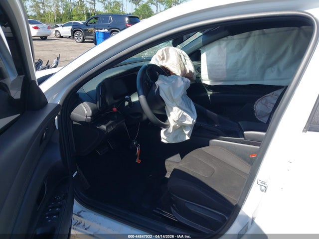 2025 Hyundai Elantra Sel Sport მანქანა იყიდება აუქციონზე, vin: KMHLM4DG9SU930826, აუქციონის ნომერი: 44847032