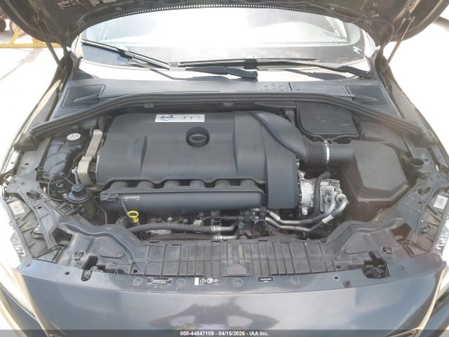 YV1902SG9F1204595 Volvo V60 T6 R-design