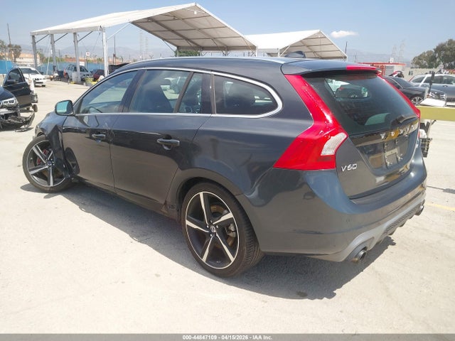 YV1902SG9F1204595 Volvo V60 T6 R-design