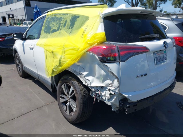 JTMWFREV7HJ707135 Toyota Rav4 Xle