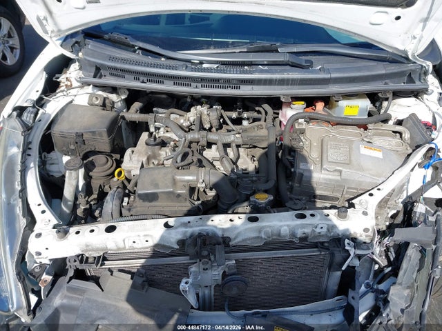 Toyota Prius C Two 2015 JTDKDTB35F1578846 Image 10