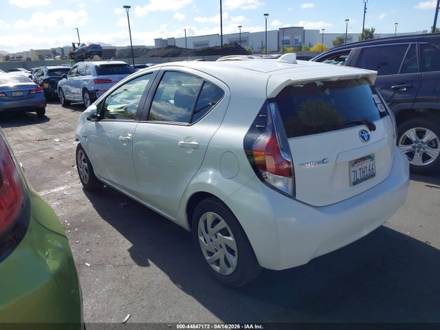 Toyota Prius C Two 2015 JTDKDTB35F1578846 Image 14