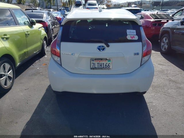 Toyota Prius C Two 2015 JTDKDTB35F1578846 Image 16
