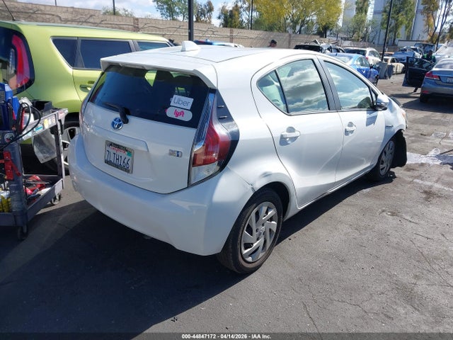 Toyota Prius C Two 2015 JTDKDTB35F1578846 Image 4