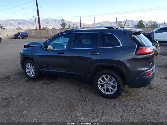 1C4PJMCS9GW269055 Jeep Cherokee Latitude