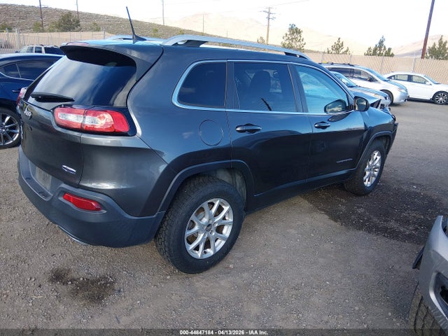 1C4PJMCS9GW269055 Jeep Cherokee Latitude