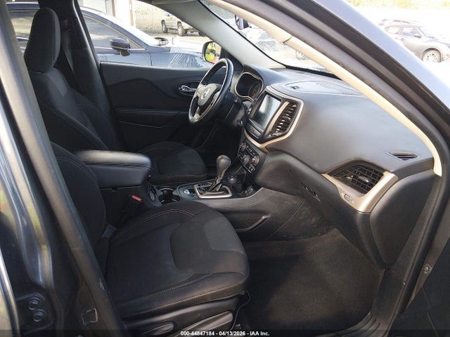 1C4PJMCS9GW269055 Jeep Cherokee Latitude