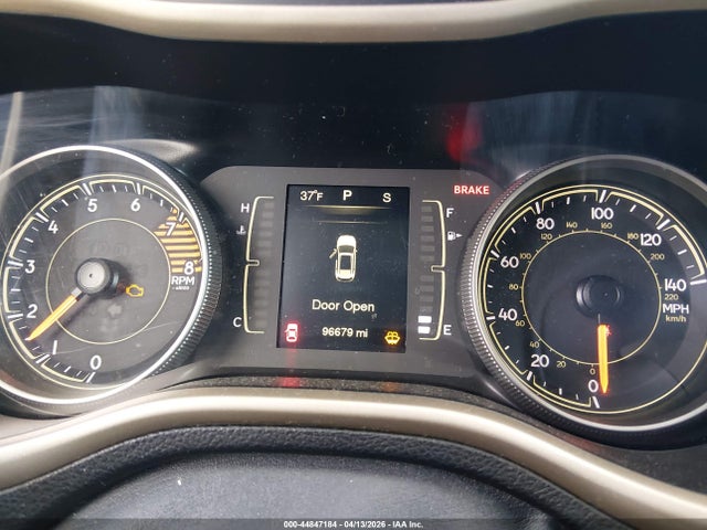 1C4PJMCS9GW269055 Jeep Cherokee Latitude
