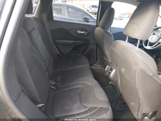 1C4PJMCS9GW269055 Jeep Cherokee Latitude