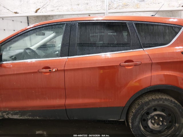 1FMCU9GD3KUC35370 Ford ESCAPE SE