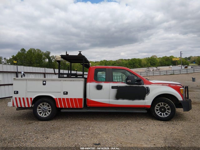 44847251 :رقم المزاد ، 1FD7X2A61HEB70550 vin ، 2017 Ford F-250 Xl مزاد بيع